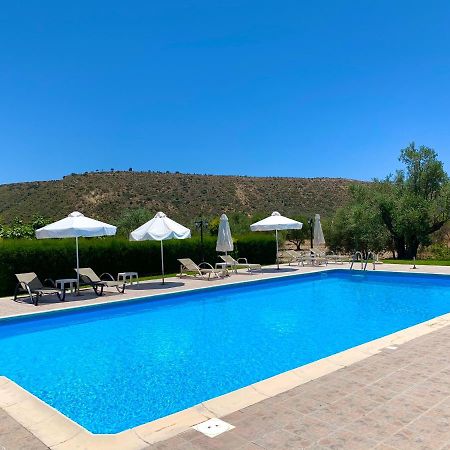 Himonas Apartments Pissouri Bagian luar foto