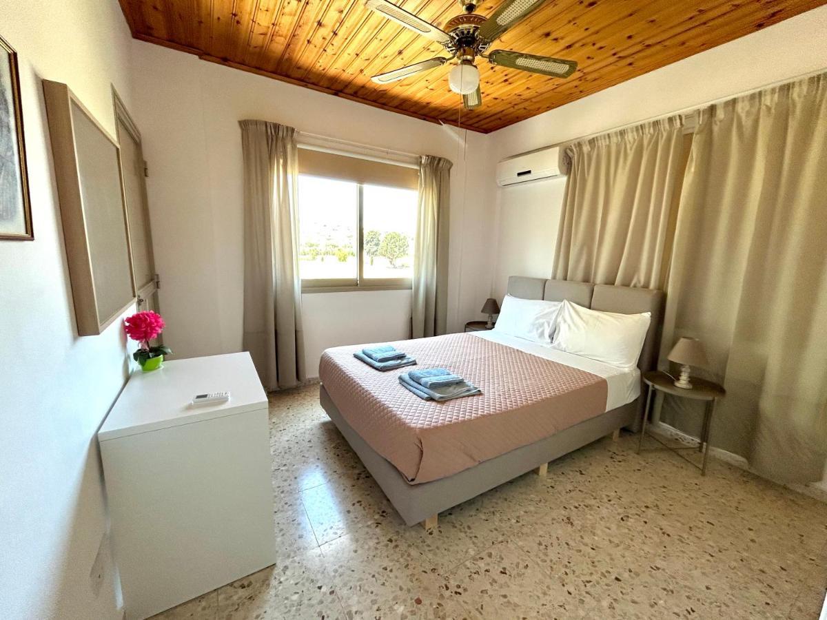 Himonas Apartments Pissouri Bagian luar foto