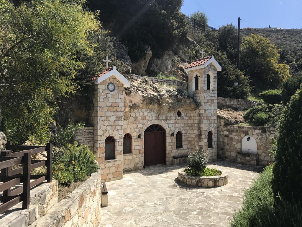 Himonas Apartments Pissouri Bagian luar foto
