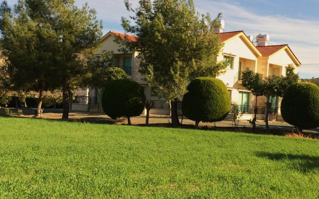 Himonas Apartments Pissouri Bagian luar foto