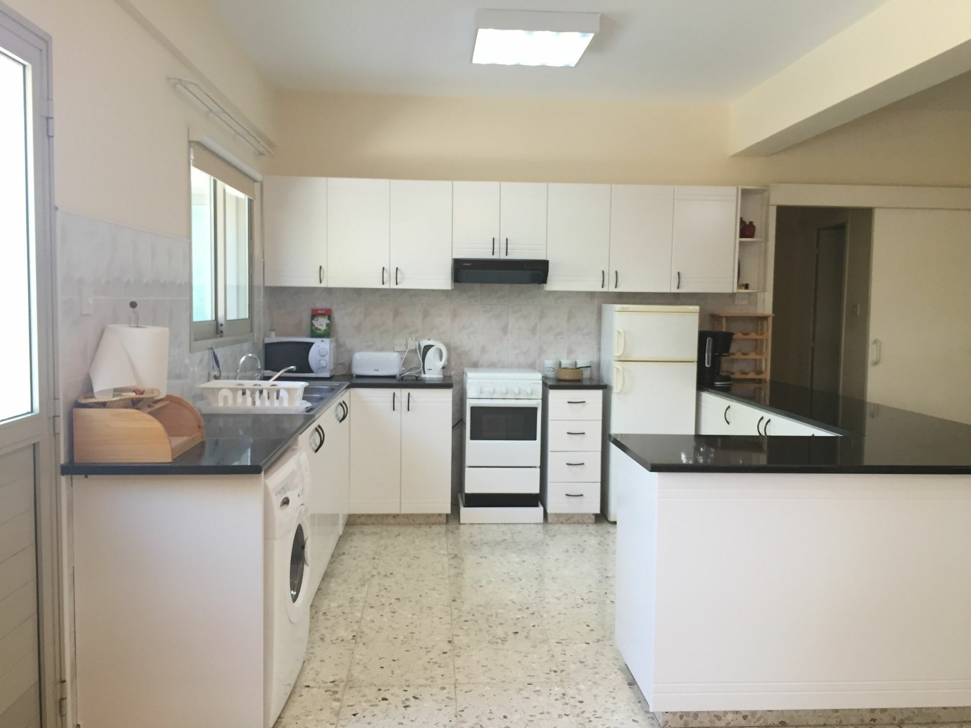Himonas Apartments Pissouri Bagian luar foto