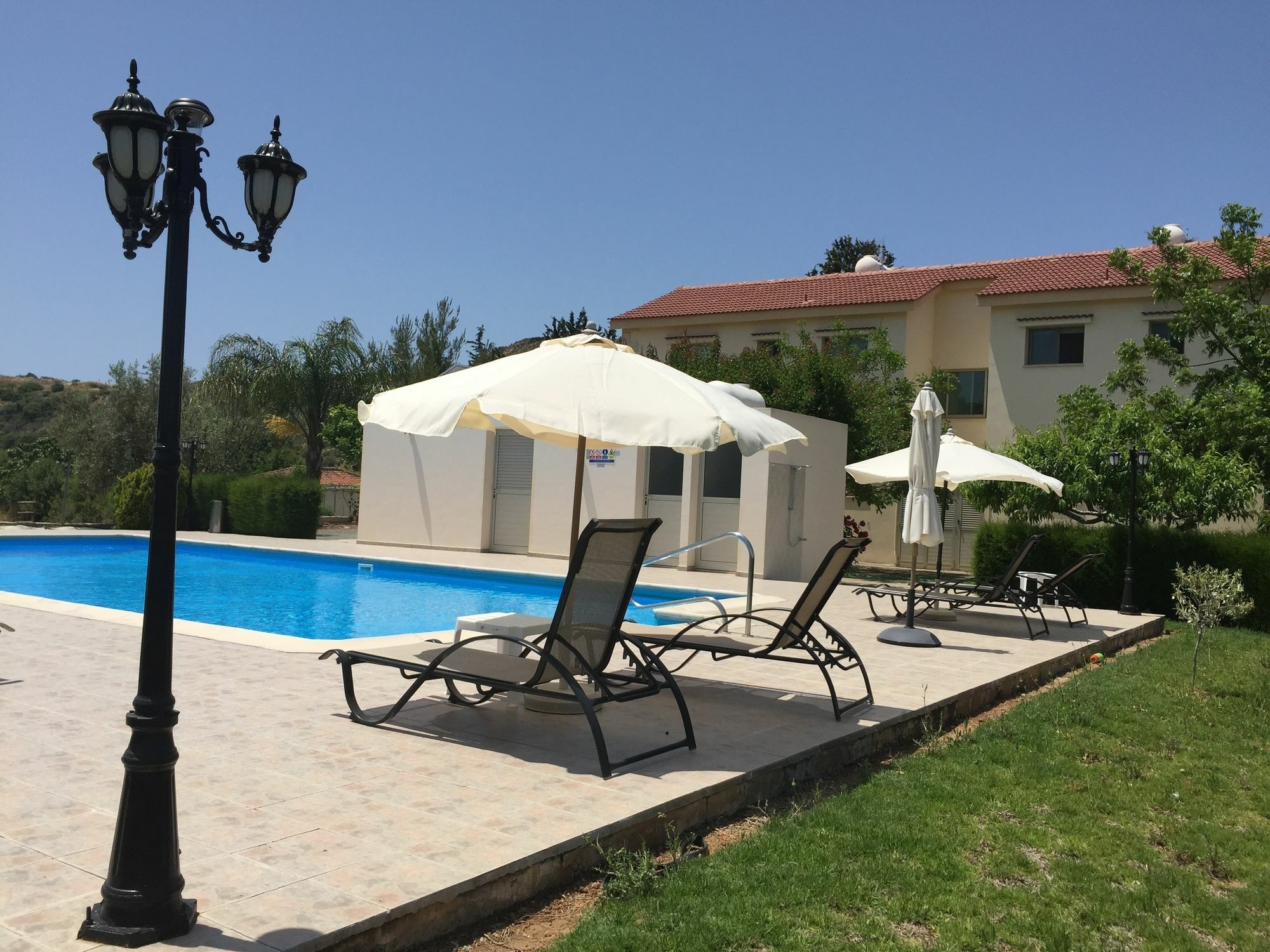 Himonas Apartments Pissouri Bagian luar foto