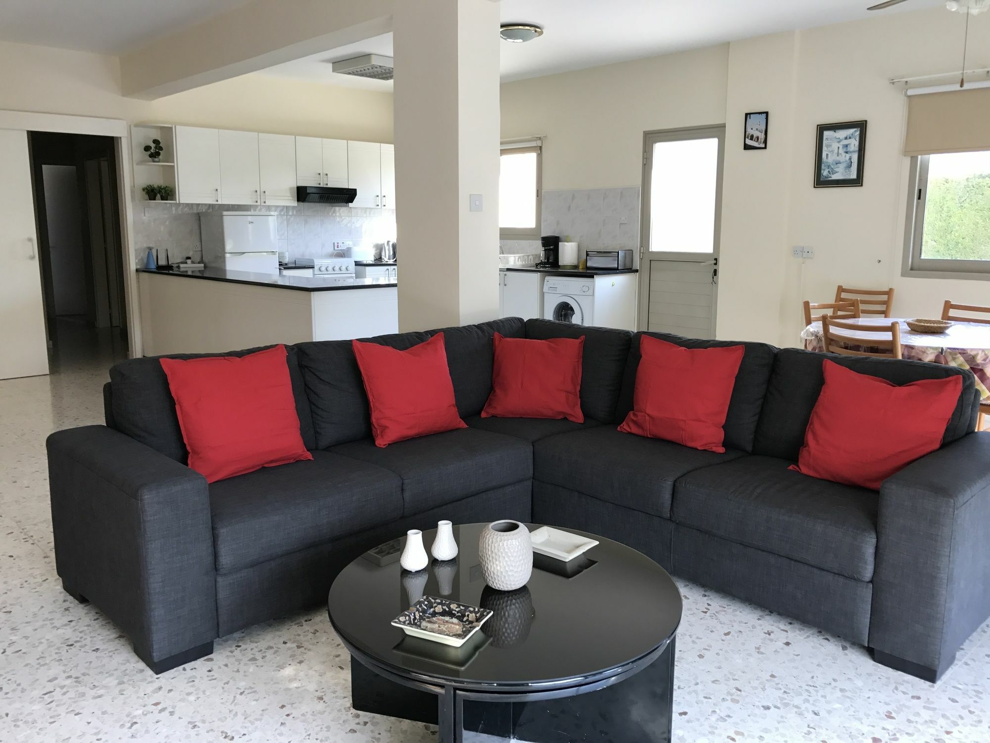 Himonas Apartments Pissouri Bagian luar foto