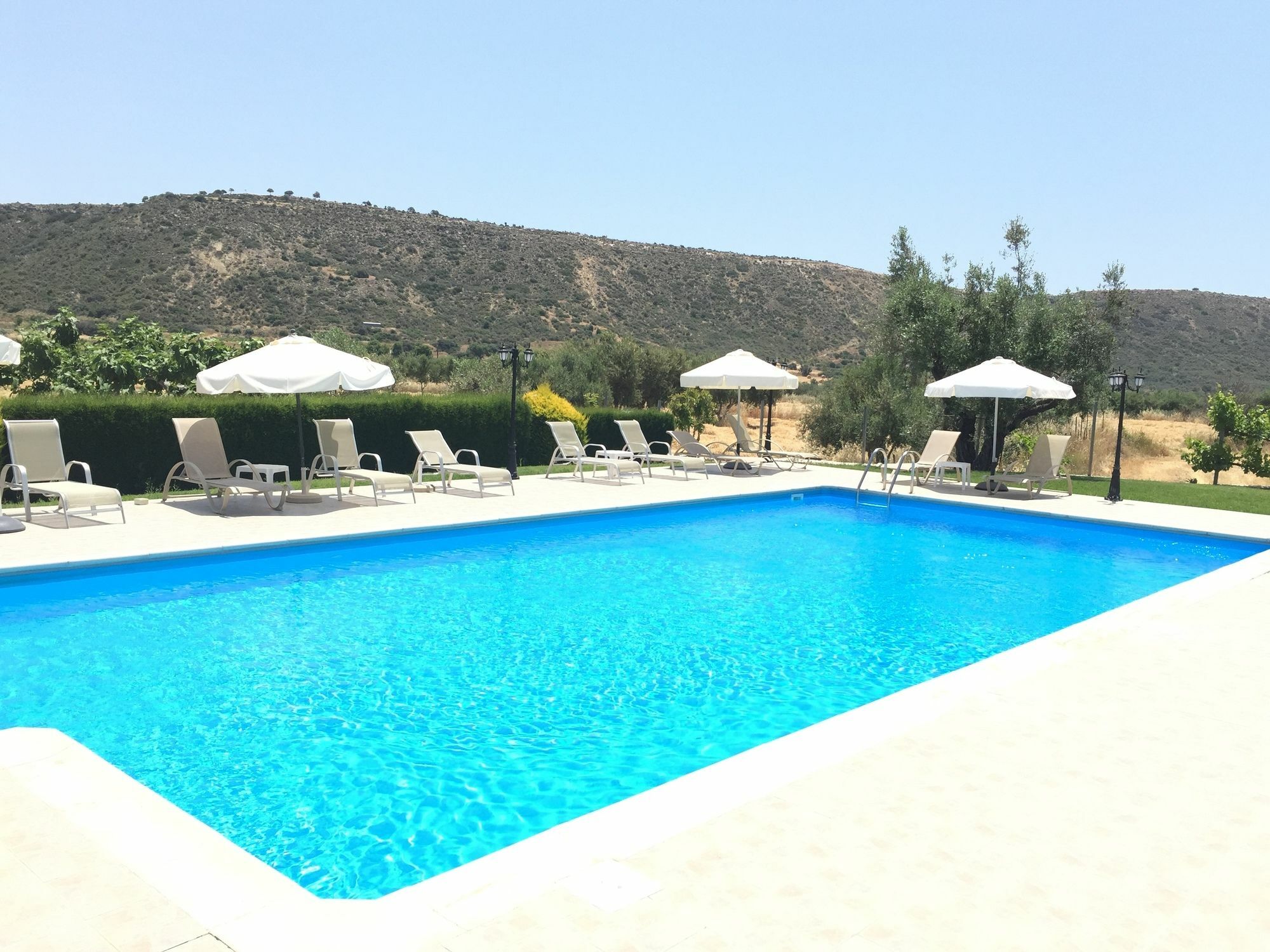 Himonas Apartments Pissouri Bagian luar foto