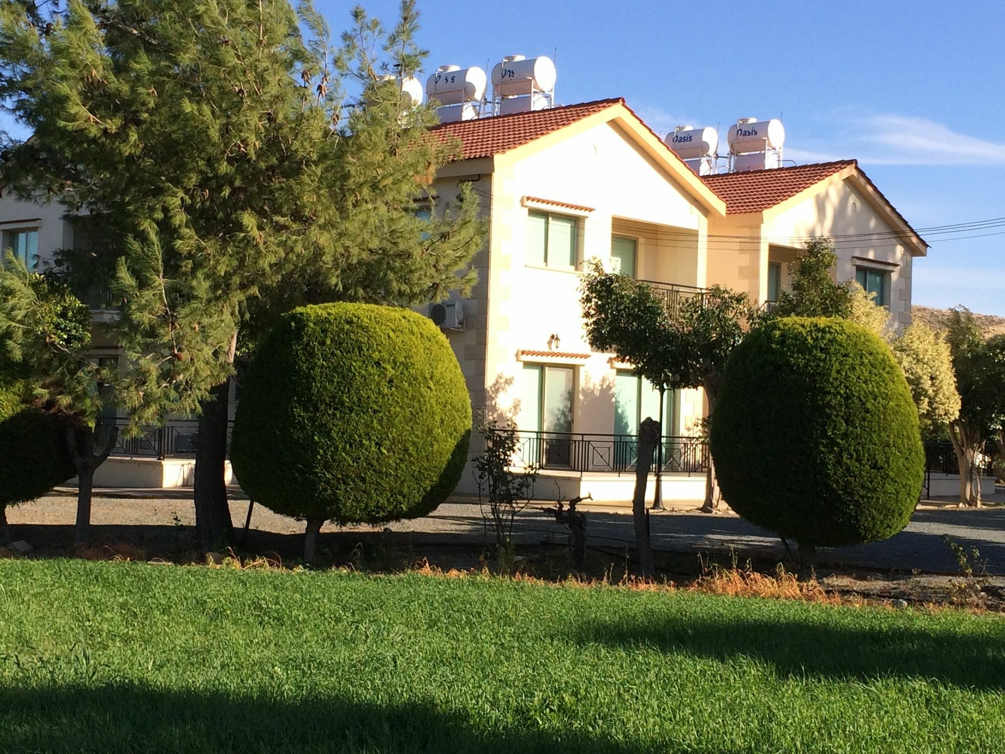 Himonas Apartments Pissouri Bagian luar foto
