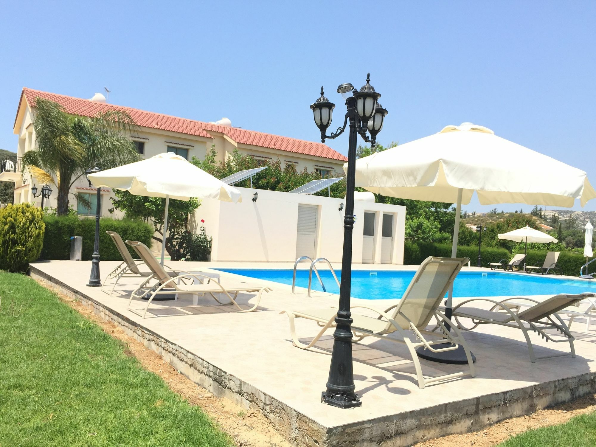 Himonas Apartments Pissouri Bagian luar foto