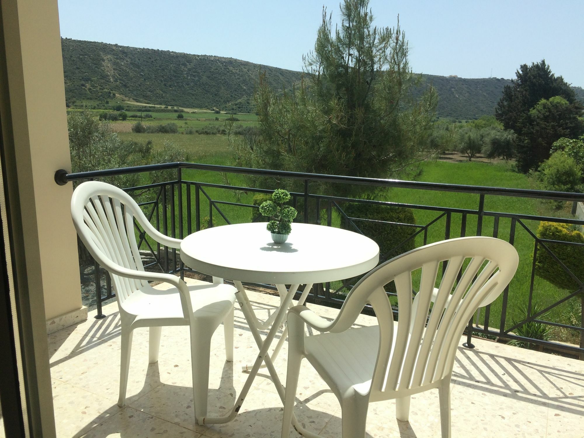 Himonas Apartments Pissouri Bagian luar foto