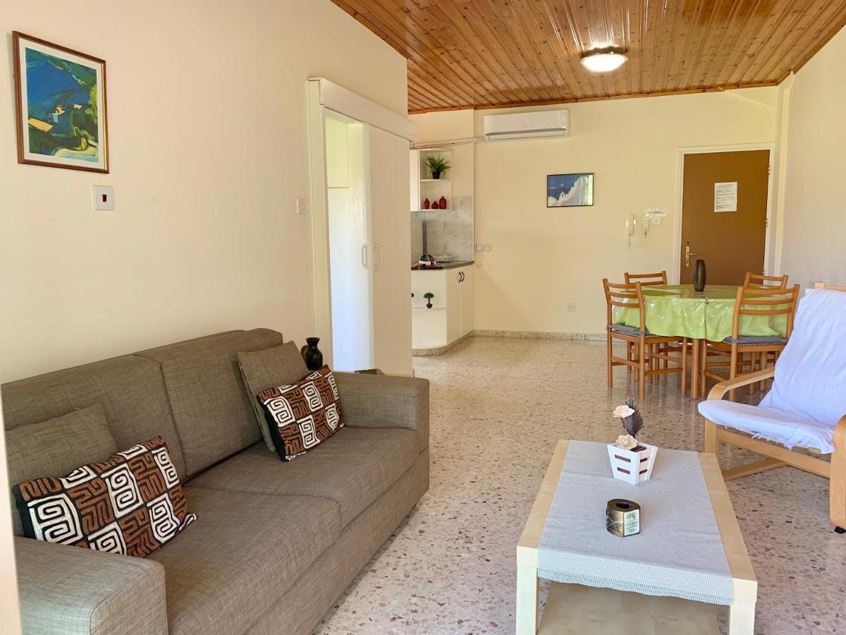 Himonas Apartments Pissouri Bagian luar foto