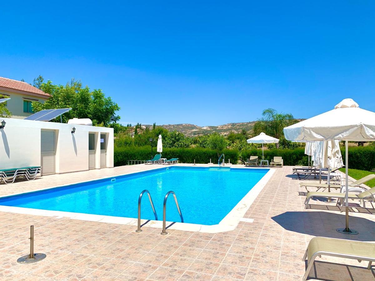 Himonas Apartments Pissouri Bagian luar foto