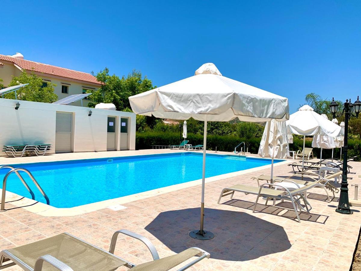 Himonas Apartments Pissouri Bagian luar foto
